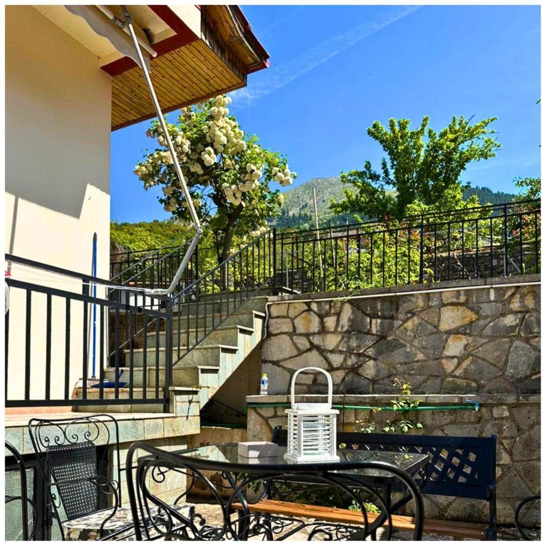 Memories Apartments Μονοκατοικία Στο Καρπενήσι Karpenísion Exterior foto